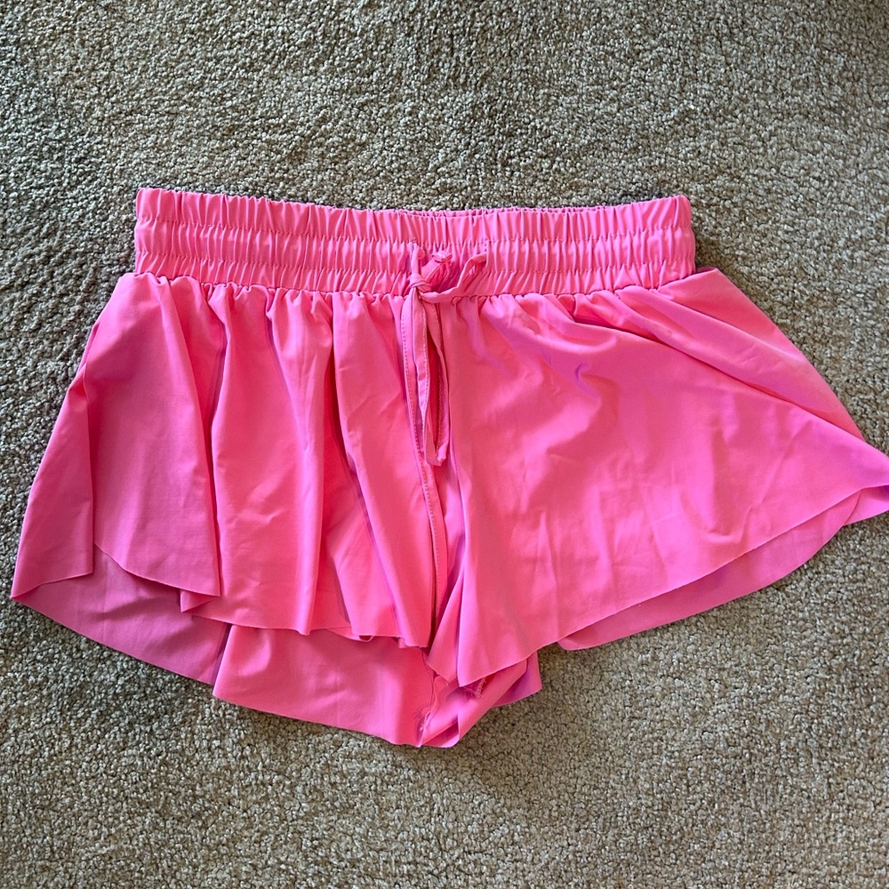NWOT Pink butterfly shorts size small